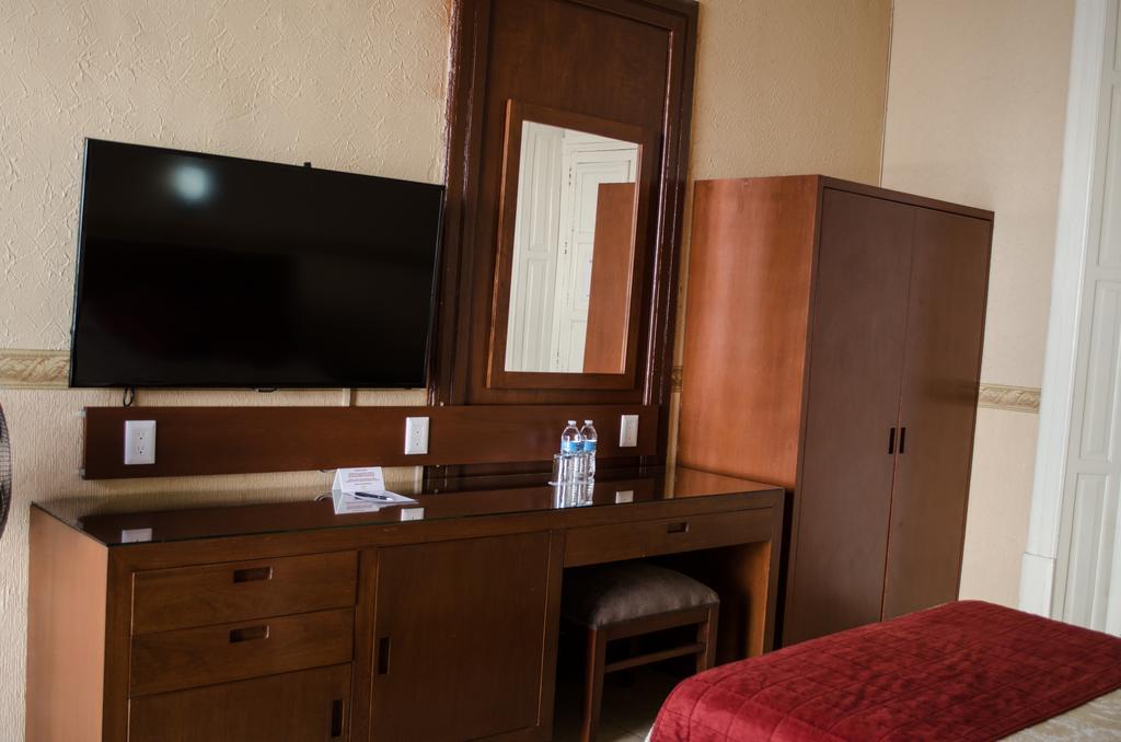 Hotel Posada Regis Guadalajara Buitenkant foto