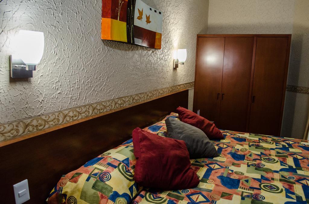 Hotel Posada Regis Guadalajara Buitenkant foto